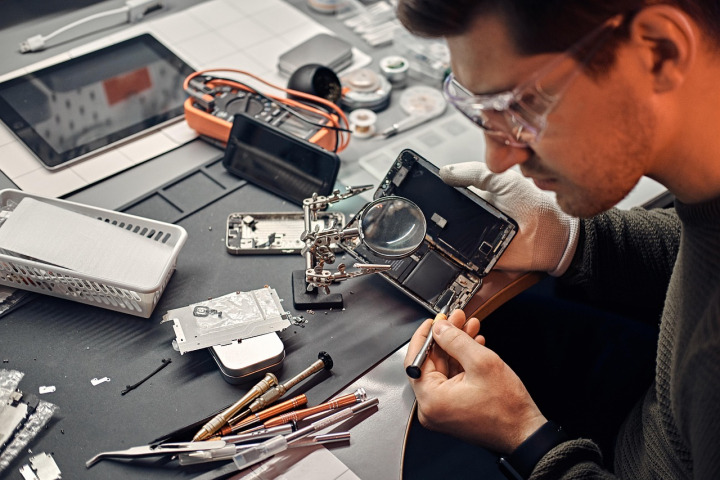 appliance repair technician kitchen tools